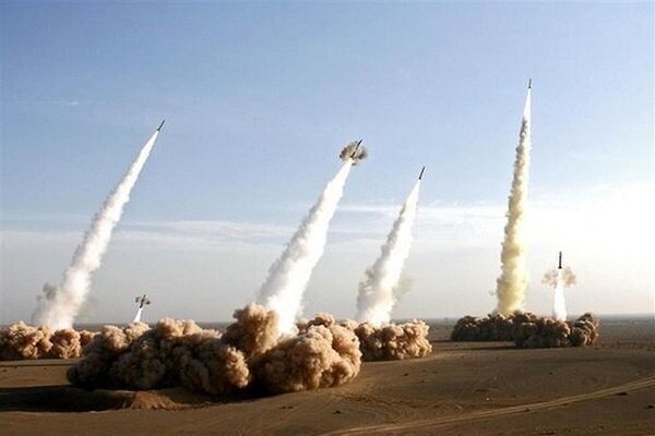 الصهاينة يُقرون بخسائر فادحة جراء الهجمات الصاروخية الإيرانية